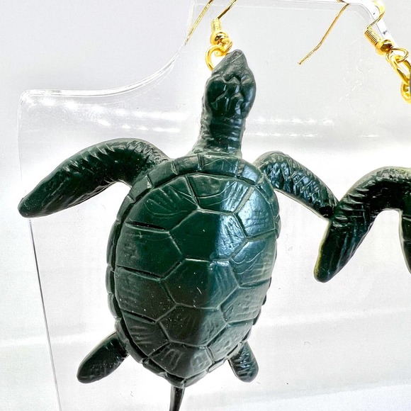Sea Turtle Earrings - Ocean Earrings - Zoo Earrings - Teacher Earrings - Beach - Picture 4 of 7